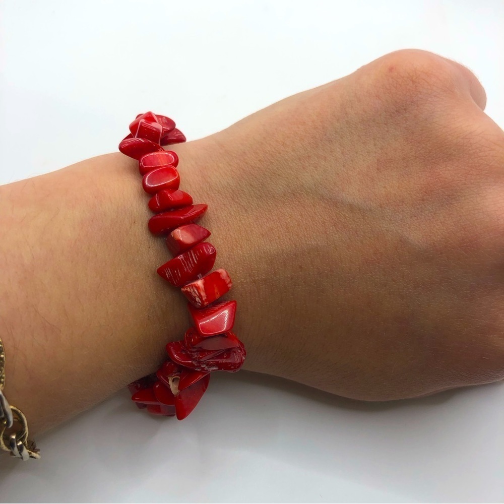 Vtg Chunky Red Coral Beaded Bracelet w Silver Tone Screw Clasp / 8.7”